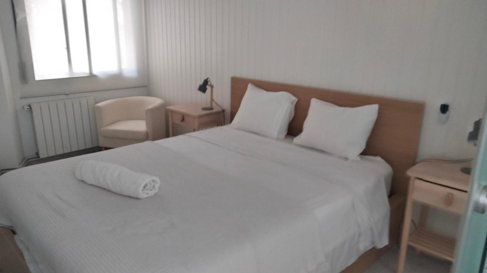 Beachfront Apartment With Private Parking Sant Pol De Mar Exterior photo
