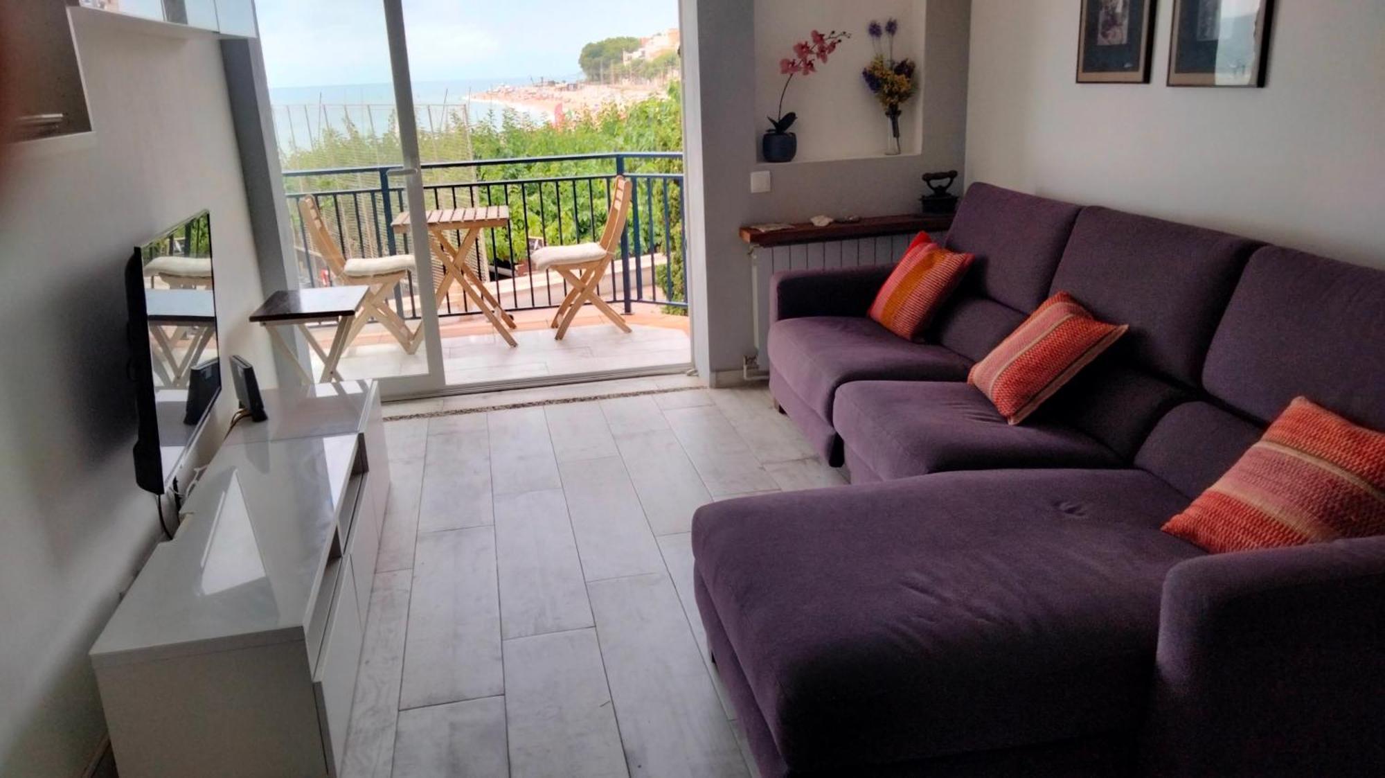 Beachfront Apartment With Private Parking Sant Pol De Mar Exterior photo